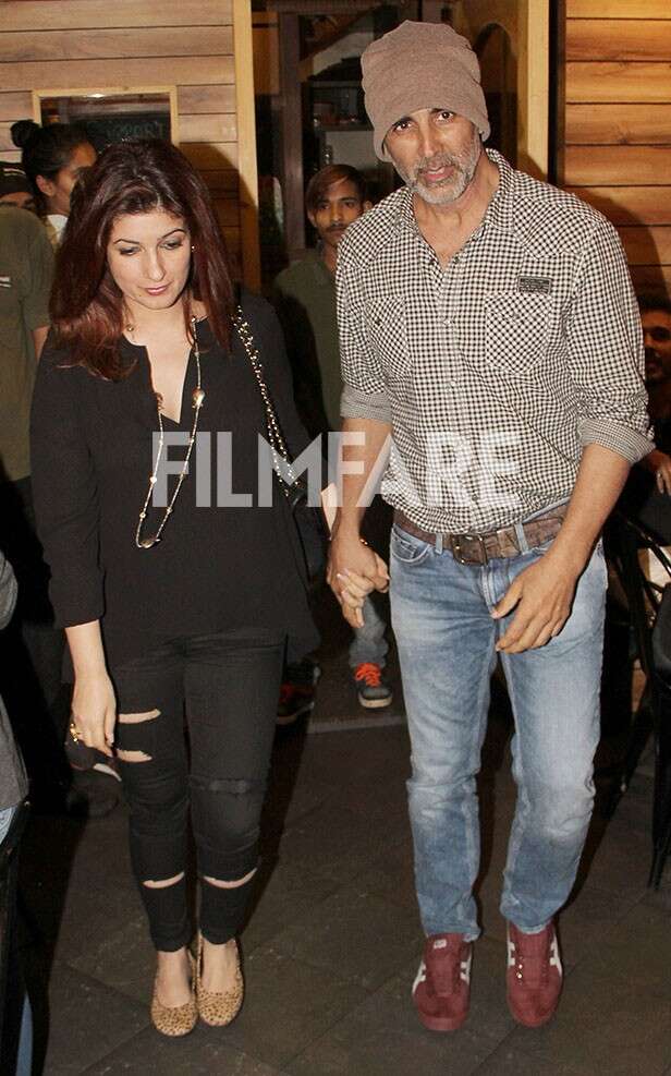 In Pictures! Akshay Kumar And Twinkle Khanna Enjoy Their Winter Dinner ...