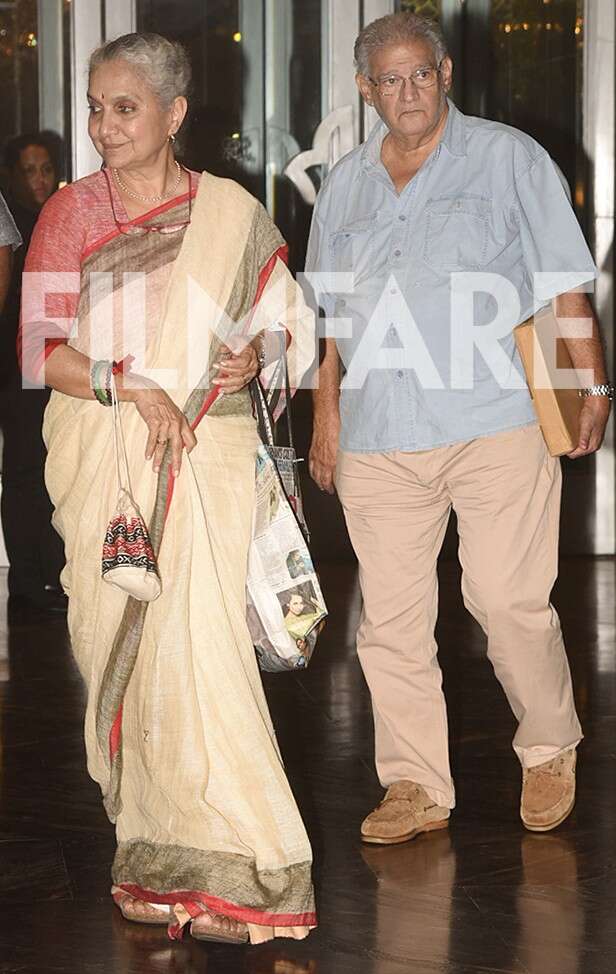 Vidya Balan, Sidharth Roy Kapur, Aditya Roy Kapur and family snapped