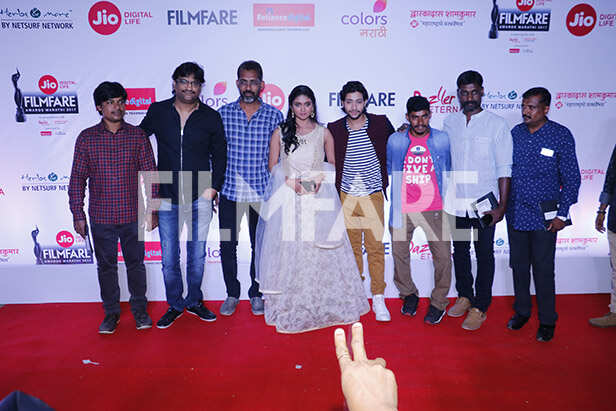 Photos: Team Sairat at the Jio Filmfare Awards (Marathi) | Filmfare.com