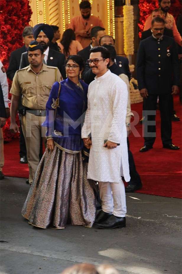 Aamir Khan Kiran Rao Kiara Advani Arrive For Isha Ambanis Wedding Filmfare Com