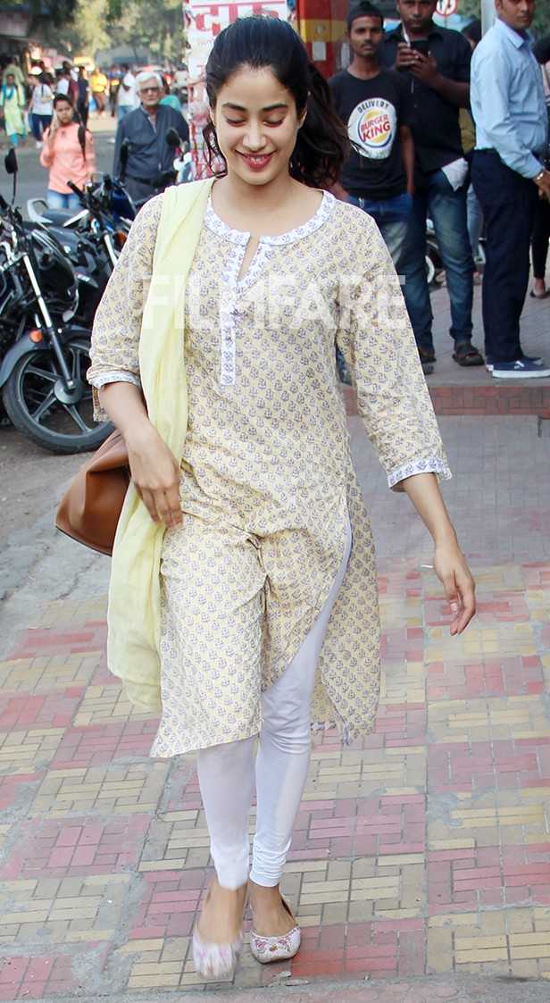 Janhvi Kapoor looks refreshing as she steps out wearing Indian wear