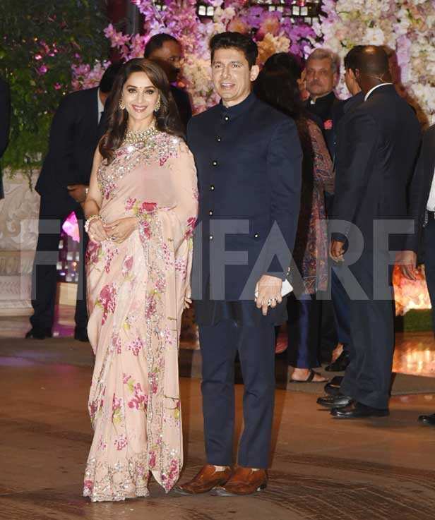 Aamir Khan, Madhuri Dixit Nene steal the show at Ambani engagement bash ...