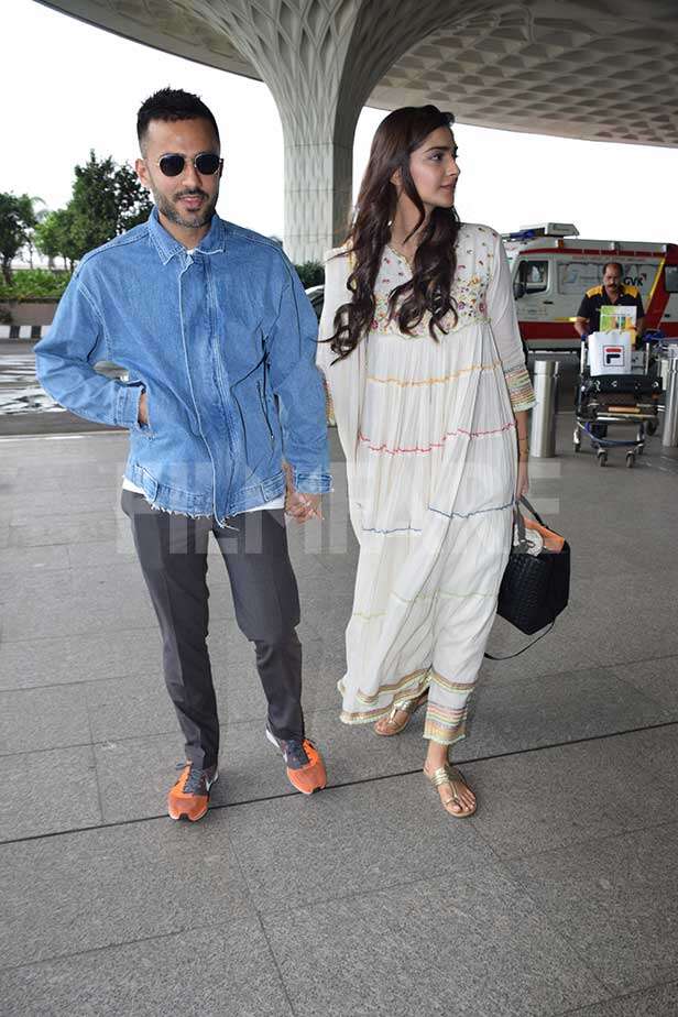 Off To Their Honeymoon? Sonam Kapoor And Anand Ahuja Snapped At The 