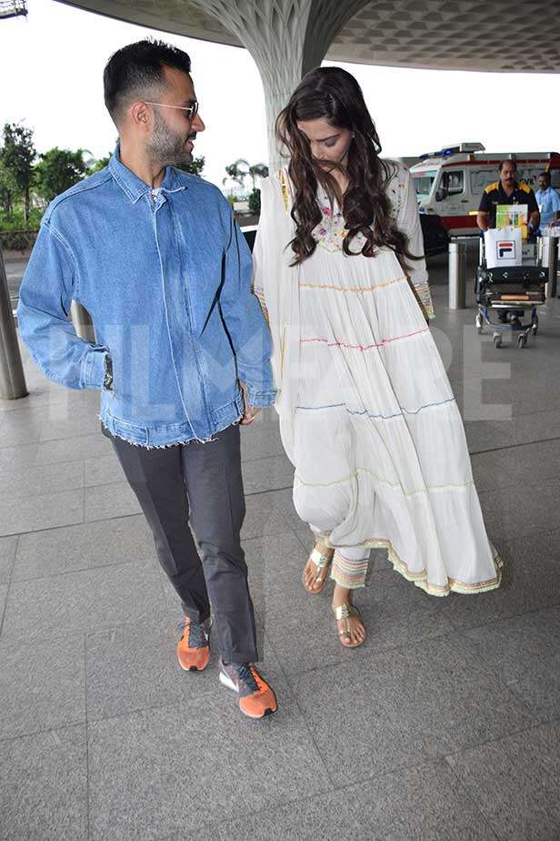 Off to their Honeymoon? Sonam Kapoor and Anand Ahuja snapped at the ...