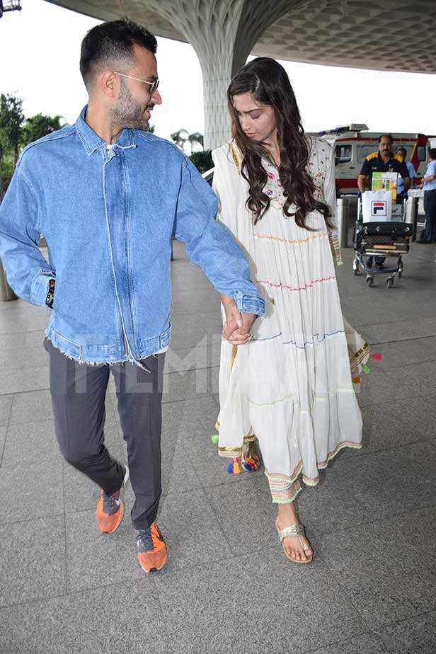 Off to their Honeymoon? Sonam Kapoor and Anand Ahuja snapped at the ...