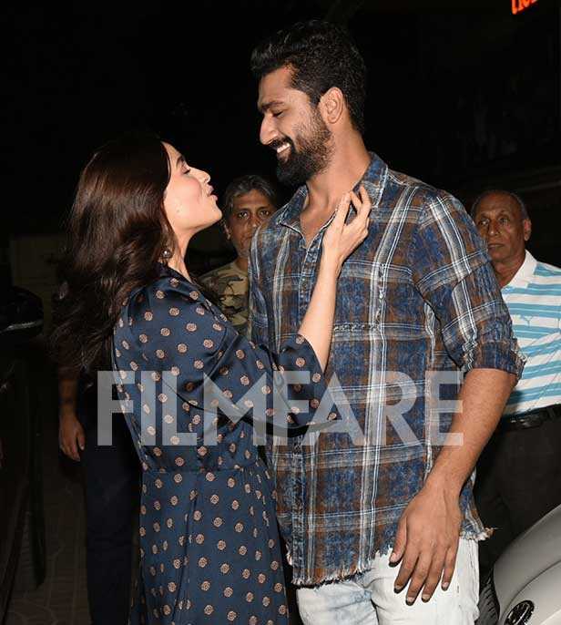 Alia Bhatt and Vicky Kaushal pay a surprise visit to the audience