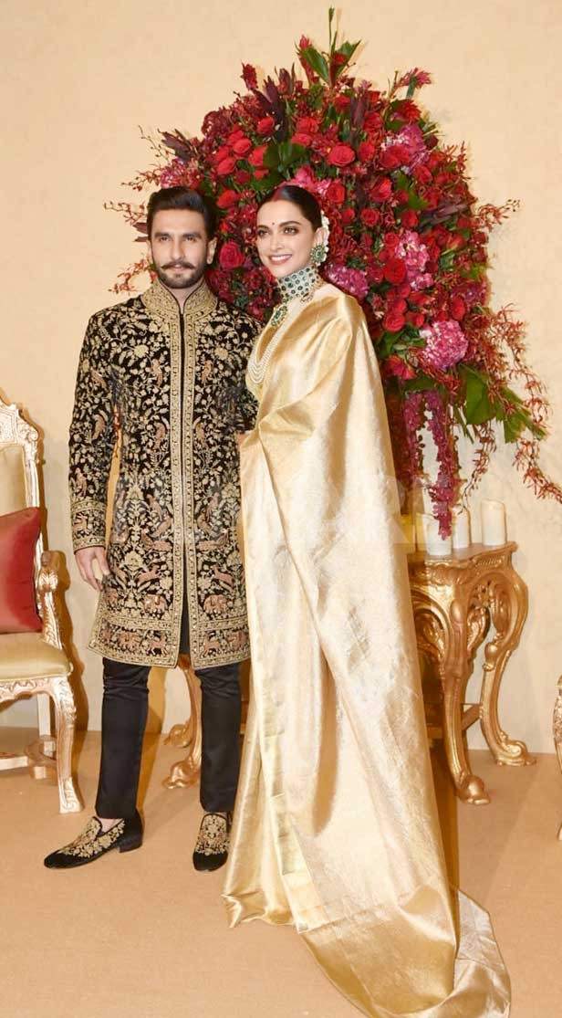 Ranveer Singh and Deepika Padukone look dreamy at their Bengaluru reception | Filmfare.com