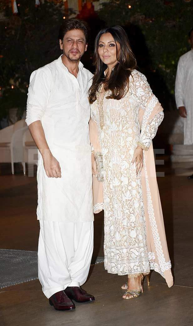 Gauri And Shah Rukh Khan At Ambanis Ganesh Chaturthi Celebration 5813