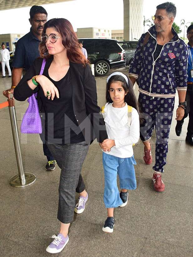 Akshay Kumar, Twinkle Khanna and Nitara head to London | Filmfare.com