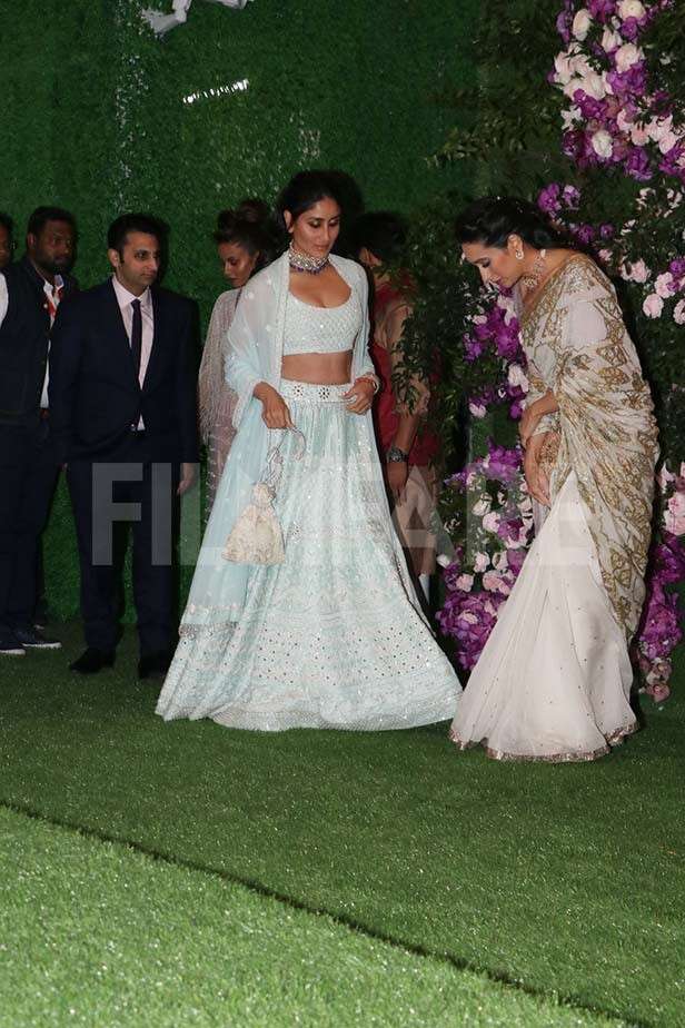 Sisters Kareena Kapoor Khan and Karisma Kapoor stun at the Ambani