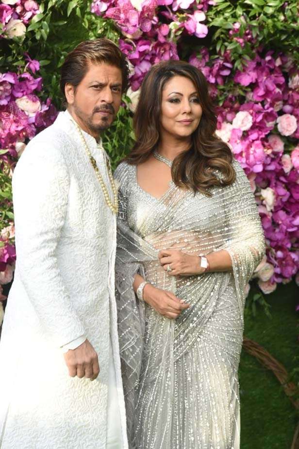 Shah Rukh Khan And Gauri Khan Steal The Show At Akash Ambani And Shloka Mehtas Wedding 