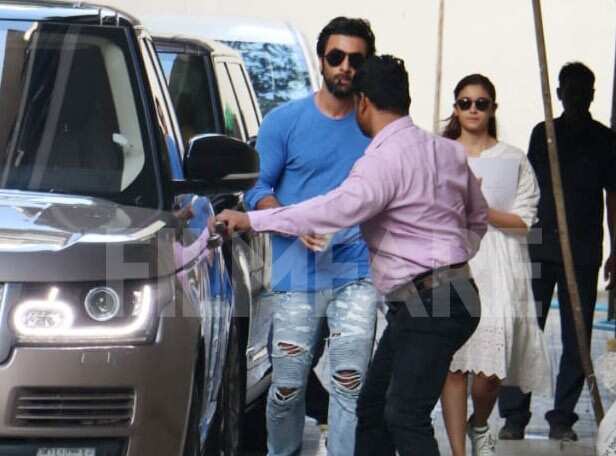 Check Out : Ranbir Kapoor Snapped Sporting A Frech Bearded Look