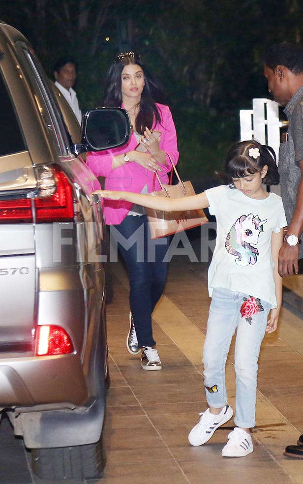 Aishwarya Rai dine out with Aaradhya, Abhishek and Vrinda Rai in