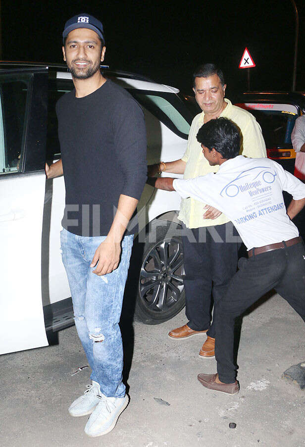 Vicky Kaushal heads out for dinner with his family | Filmfare.com