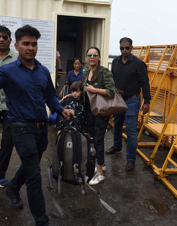 Gauri Khan, Suhana Khan and AbRam Khan Snapped at Airport Media