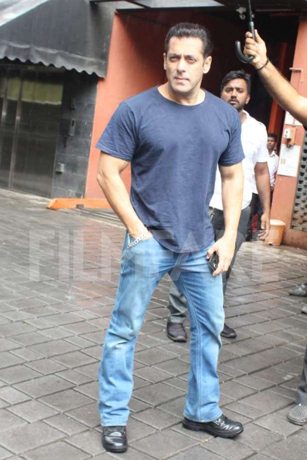 Salman Khan spotted at Mehboob Studio