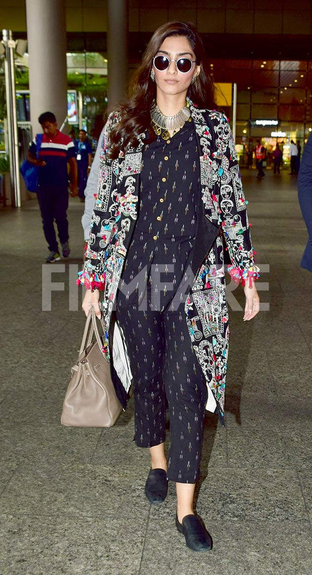 Sonam Kapoor’s Latest Airport Look Is A Lesson On How To Wear Dual ...