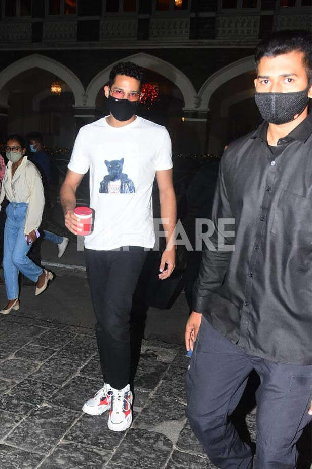 Photos: Deepika Padukone and Siddhant Chaturvedi snapped together ...