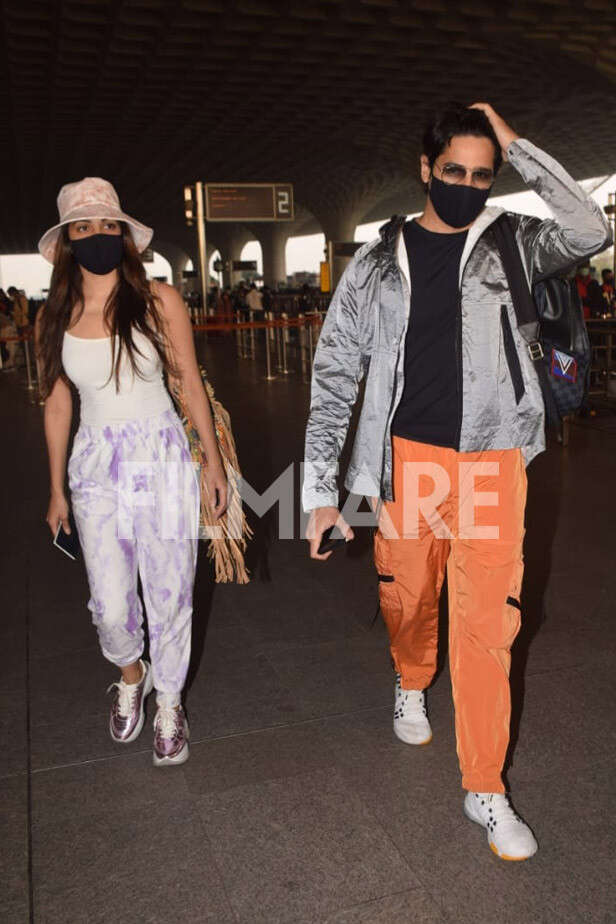 Photos: Sidharth Malhotra and Kiara Advani leave for the Maldives ...