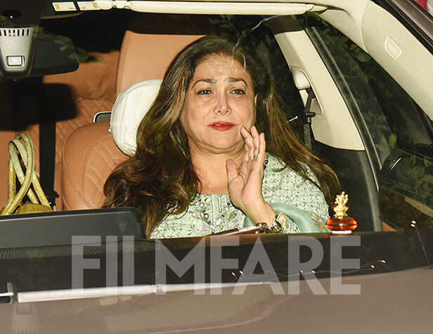 Karisma Kapoor, Randhir Kapoor, Tara Sutaria at Armaan Jain’s mehendi ...