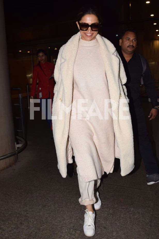 Deepika Padukone brutally trolled for wearing camouflage trench coat in  mumbai weather