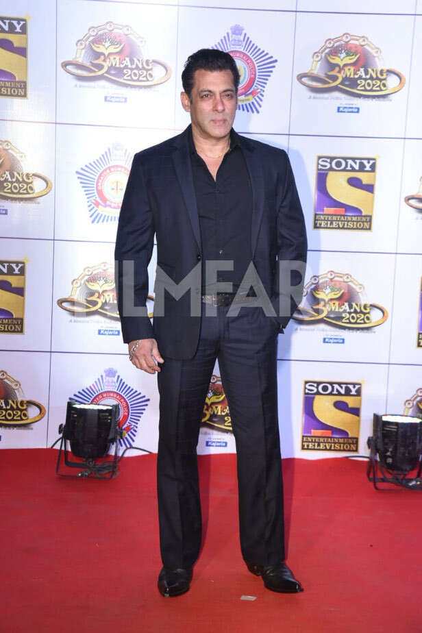 All pictures of Shah Rukh Khan and Salman Khan from Umang 2020 ...