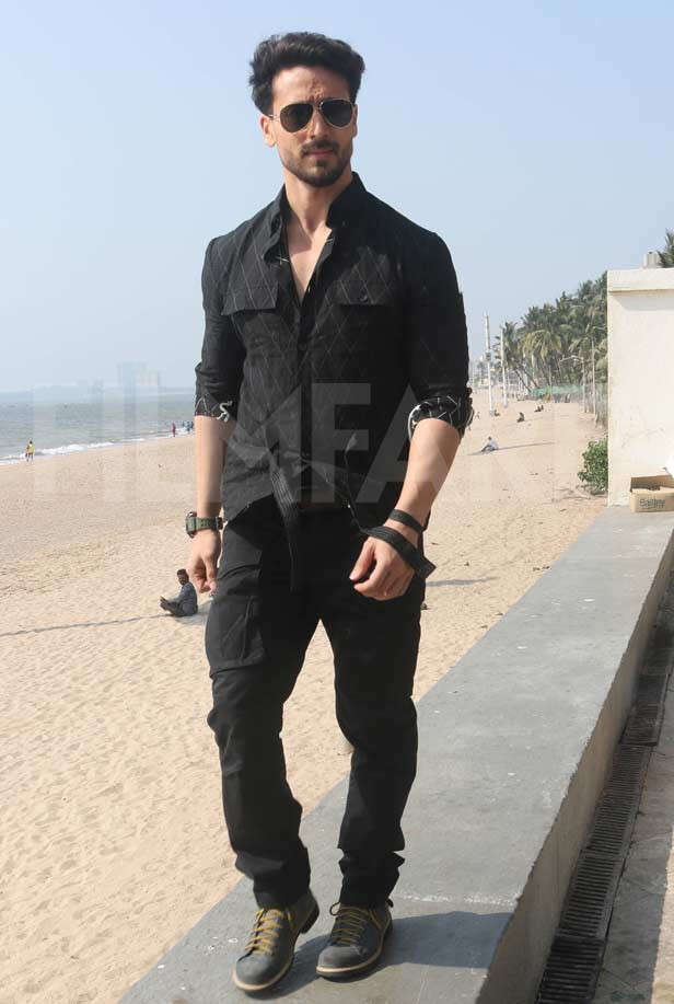 Tiger shroff in hot sale black t shirt