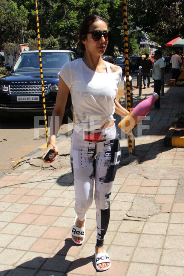 Janhvi Kapoor and Malaika Arora spotted hitting the gym | Filmfare.com