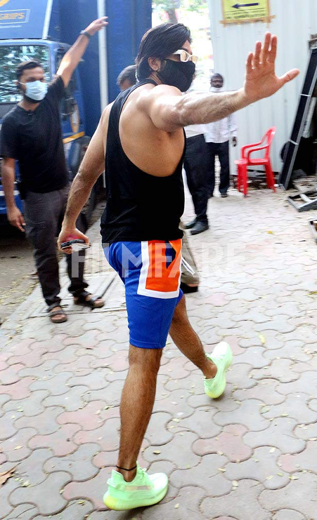 Photos Ranveer Singh Flaunts His Chiseled And Mascula Body 