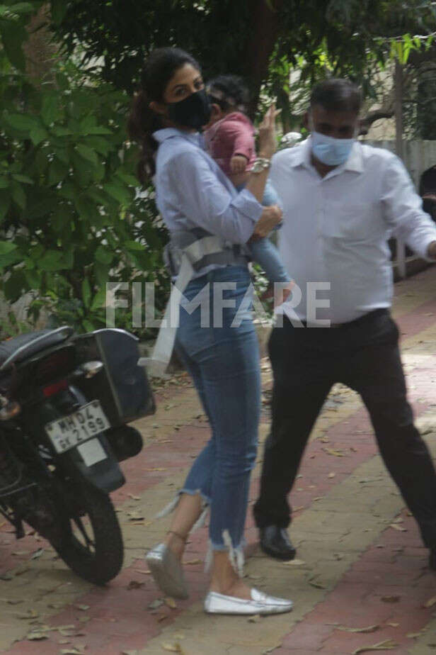 Samisha Shetty Kundra, Shilpa Shetty Kundra