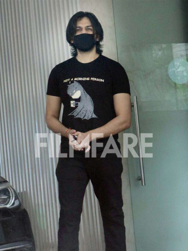 Pati Patni Aur Woh character Kartik Aaryan out in the city.