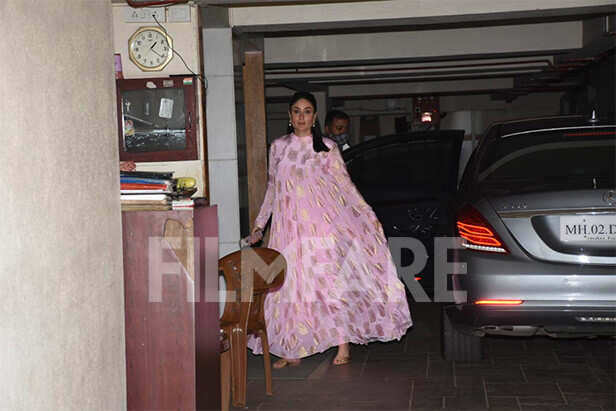 Photos: Kareena Kapoor Khan steps out in a pretty pink suit | Filmfare.com