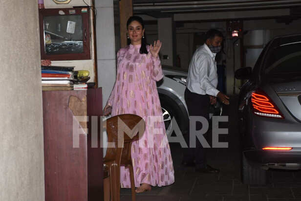 Photos: Kareena Kapoor Khan Steps Out In A Pretty Pink Suit 