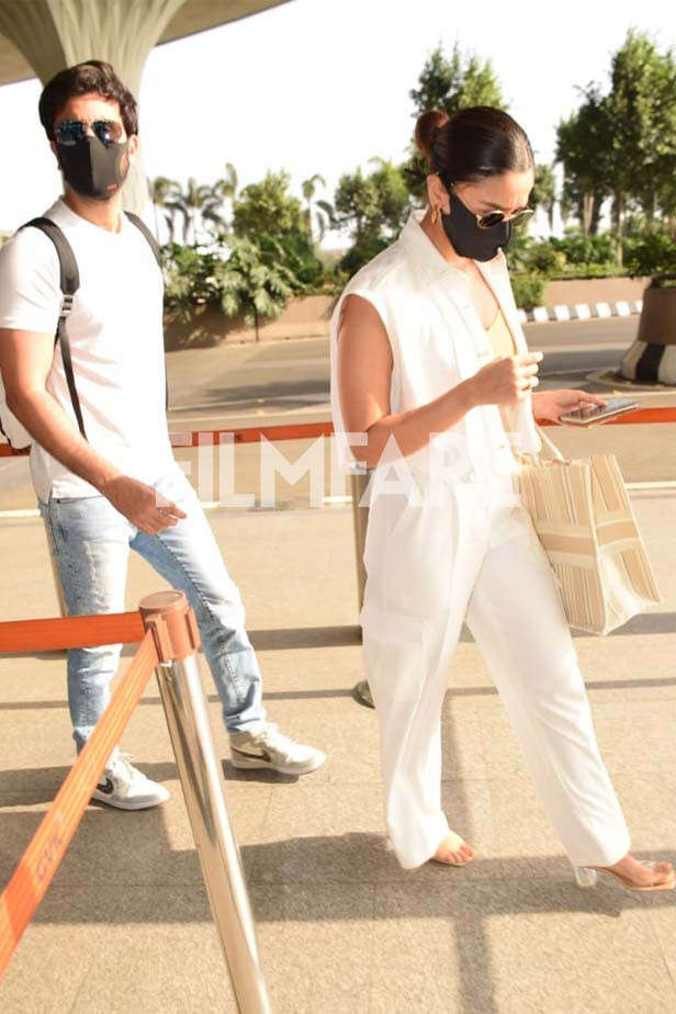 Lovebirds Ranbir Kapoor And Alia Bhatt Set Off To The Maldives For A ...