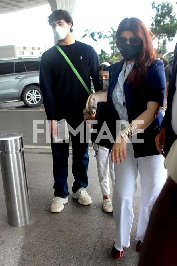 Aarav Kumar, Nitara Kumar, Twinkle Khanna