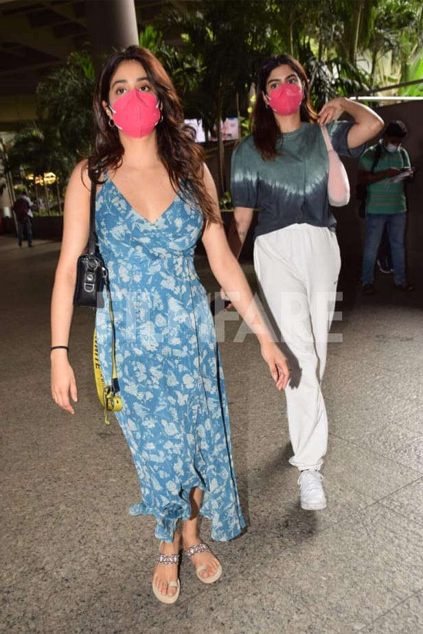 In pictures: Janhvi Kapoor and Khushi Kapoor clicked at the airport ...