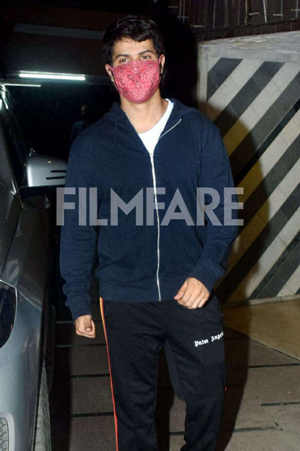 Varun Dhawan clicked outside the gym looking super hot | Filmfare.com