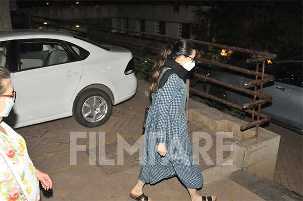 In pictures: Karisma Kapoor spotted at sister Kareena Kapoor Khan’s ...