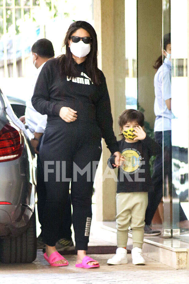 Kareena Kapoor Khan and Taimur Ali Khan pay a visit to Karisma Kapoor 2 Kareena Kapoor Khan, Taimur Ali Khan