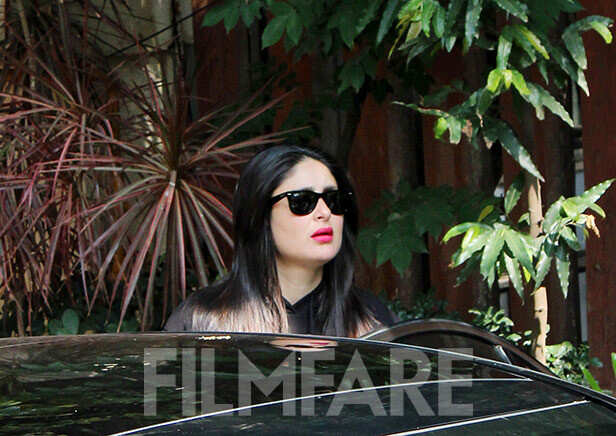 Kareena Kapoor Khan and Taimur Ali Khan pay a visit to Karisma Kapoor 7 Kareena Kapoor Khan, Taimur Ali Khan