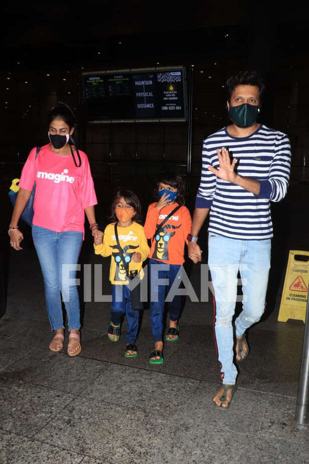 Riteish Deshmukh Genelia D Souza Clicked With Their Kids At The Airport Filmfare Com