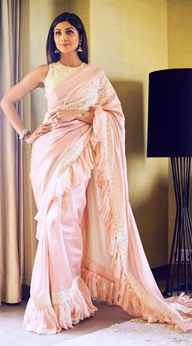 Ogling At Shilpa Shetty Kundra's Strong Saree Game | India Forums