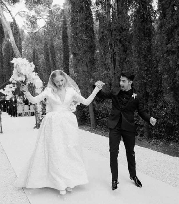 Finally! Sophie Turner shares pictures from her dream wedding with Joe  Jonas