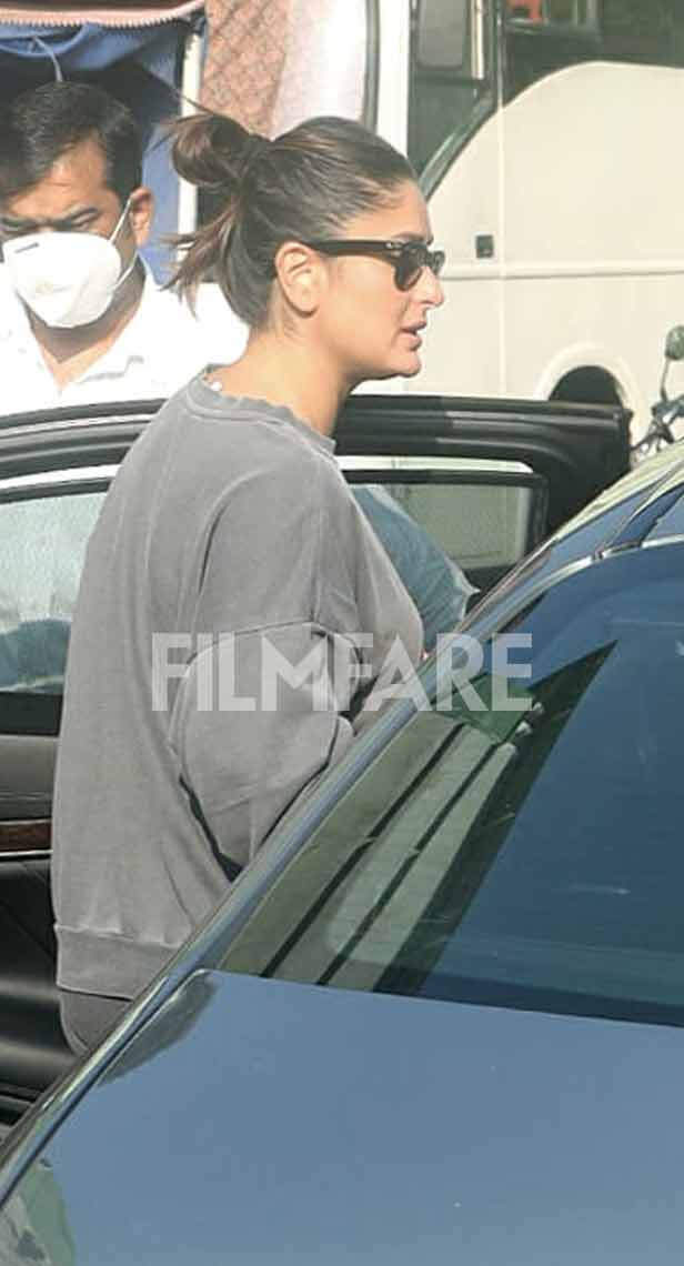 Photos: Kareena Kapoor Khan clicked at a studio in Mumbai Photos: Kareena Kapoor Khan clicked at a studio in Mumbai Kareena Kapoor Khan