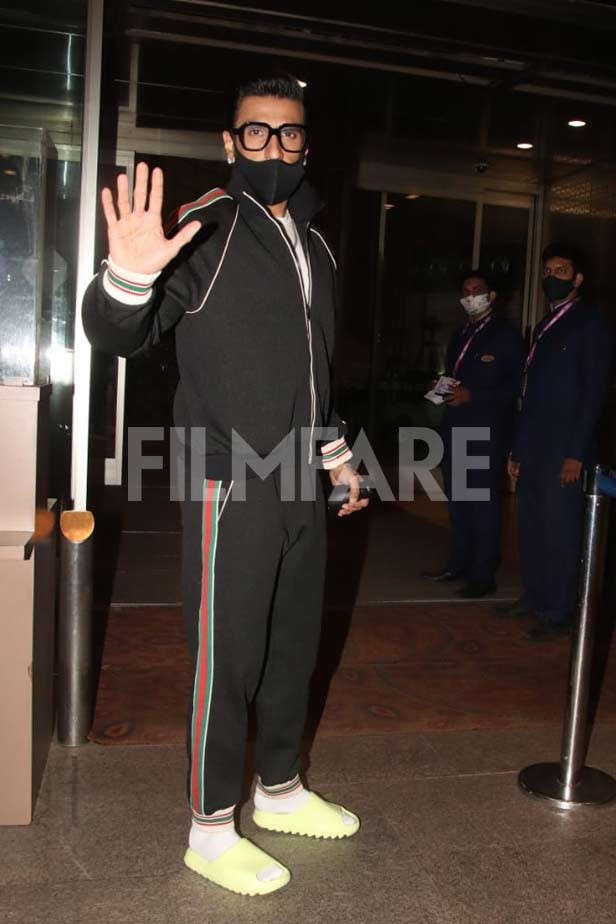 Ranveer Singh dons suit set for airport look, internet calls it