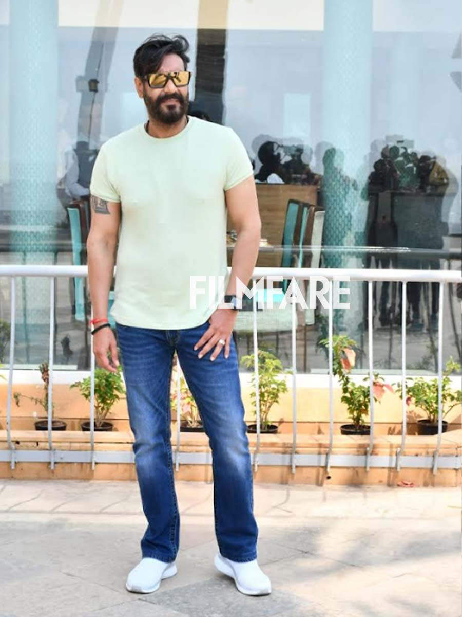 Rakul Preet Singh in tight blue jeans White shirt | Beautiful bollywood  actress, Bollywood actress hot photos, Actress photos