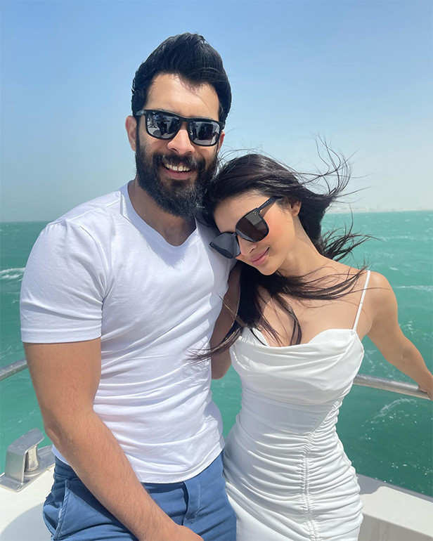 With Husband Suraj Nambiar On Vacation, Mouni Roy's Pool Day In A