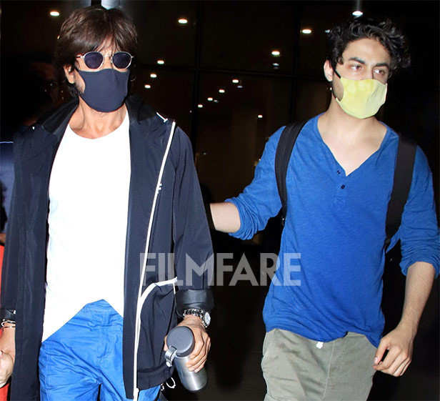 Shah Rukh Khan Abram and Aryan Clicked at Mumbai Airport
