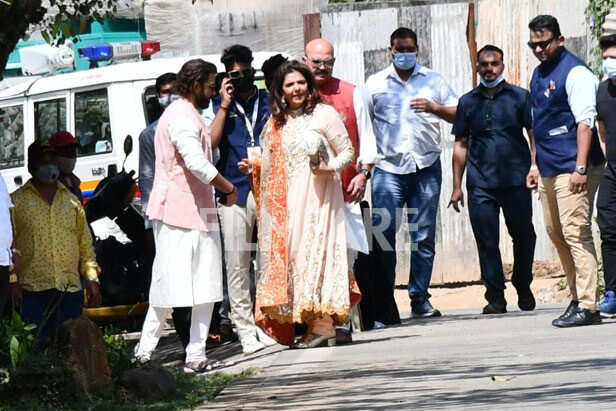 Hrithik Roshan with family