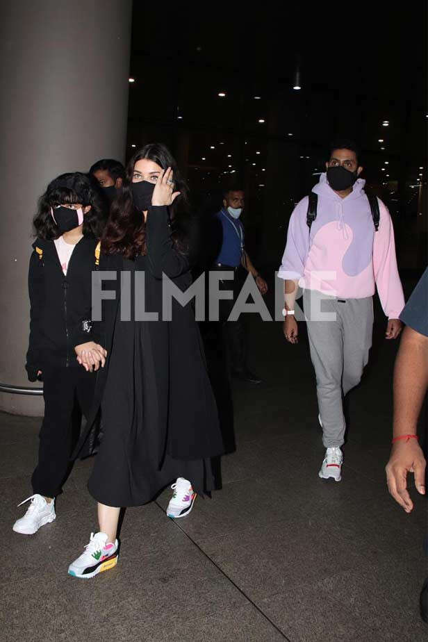 Aaradhya Bachchan, Aishwarya Rai Bachchan, Abhishek Bachchan